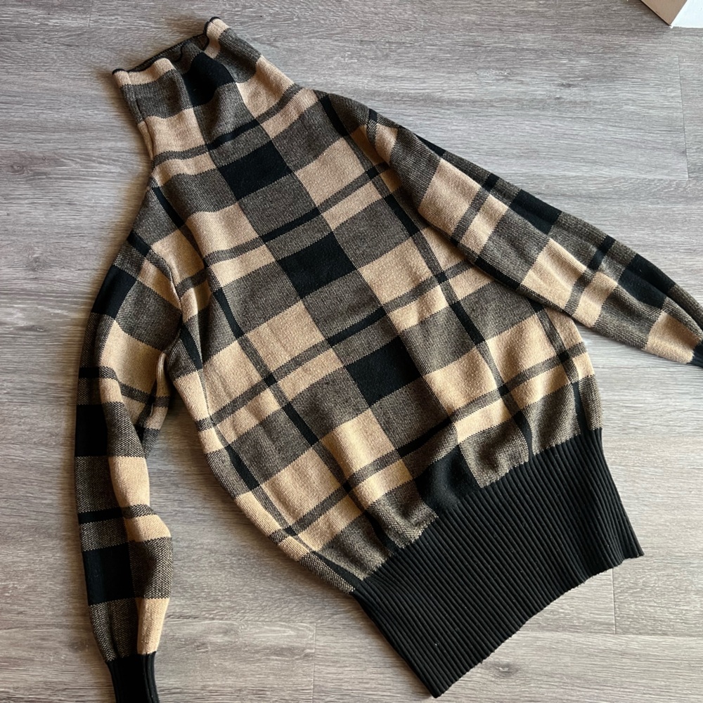 Plaid Turtleneck Sweater - Black and Tan